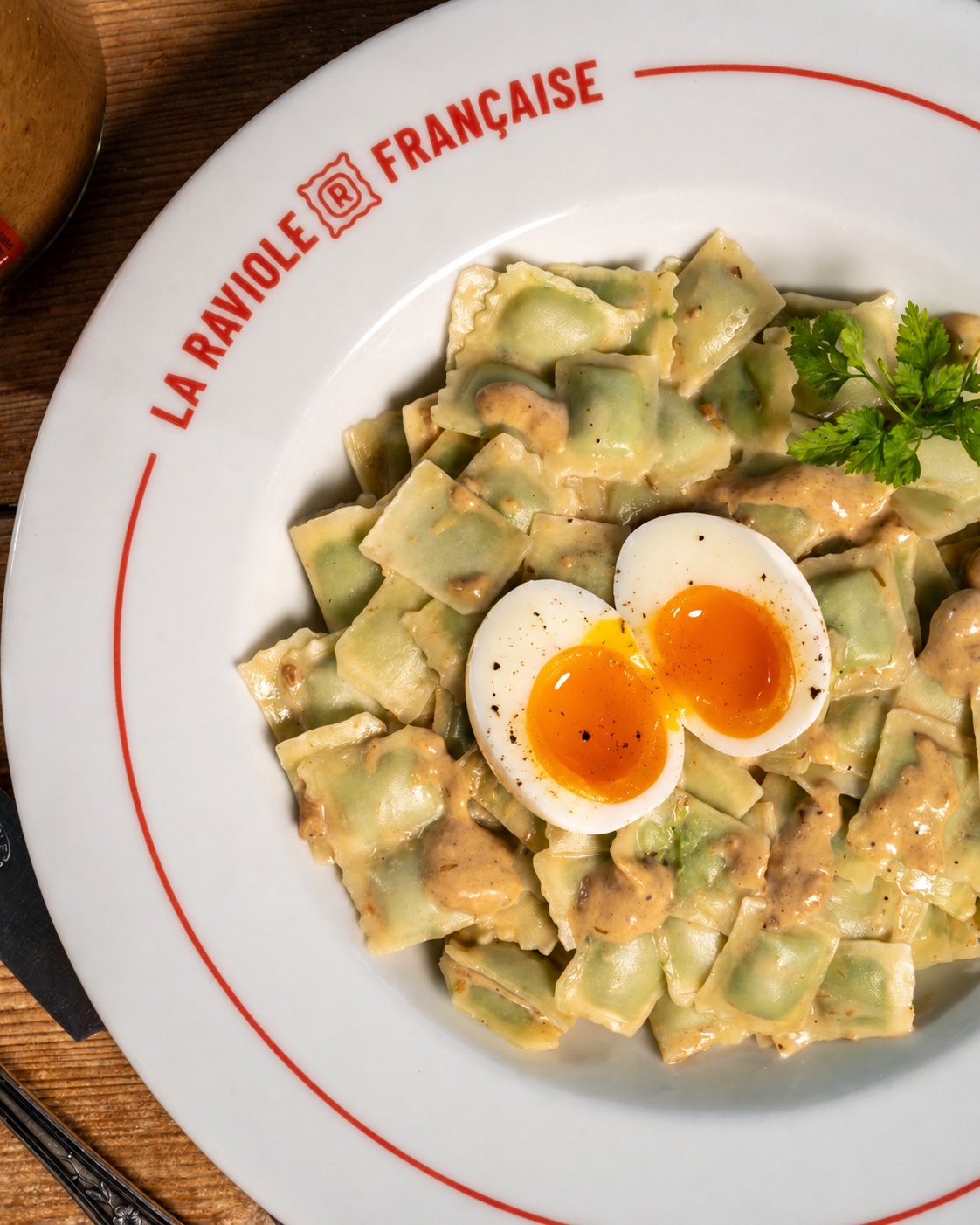 RECETTE - Raviole sauce aux cèpes et oeuf mollet